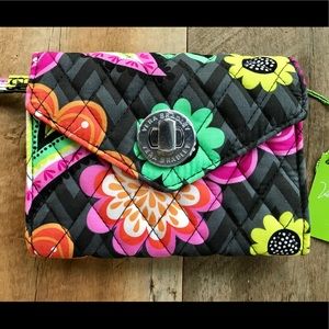 Vera Bradley Your Turn Smartphone wallet Turnlock